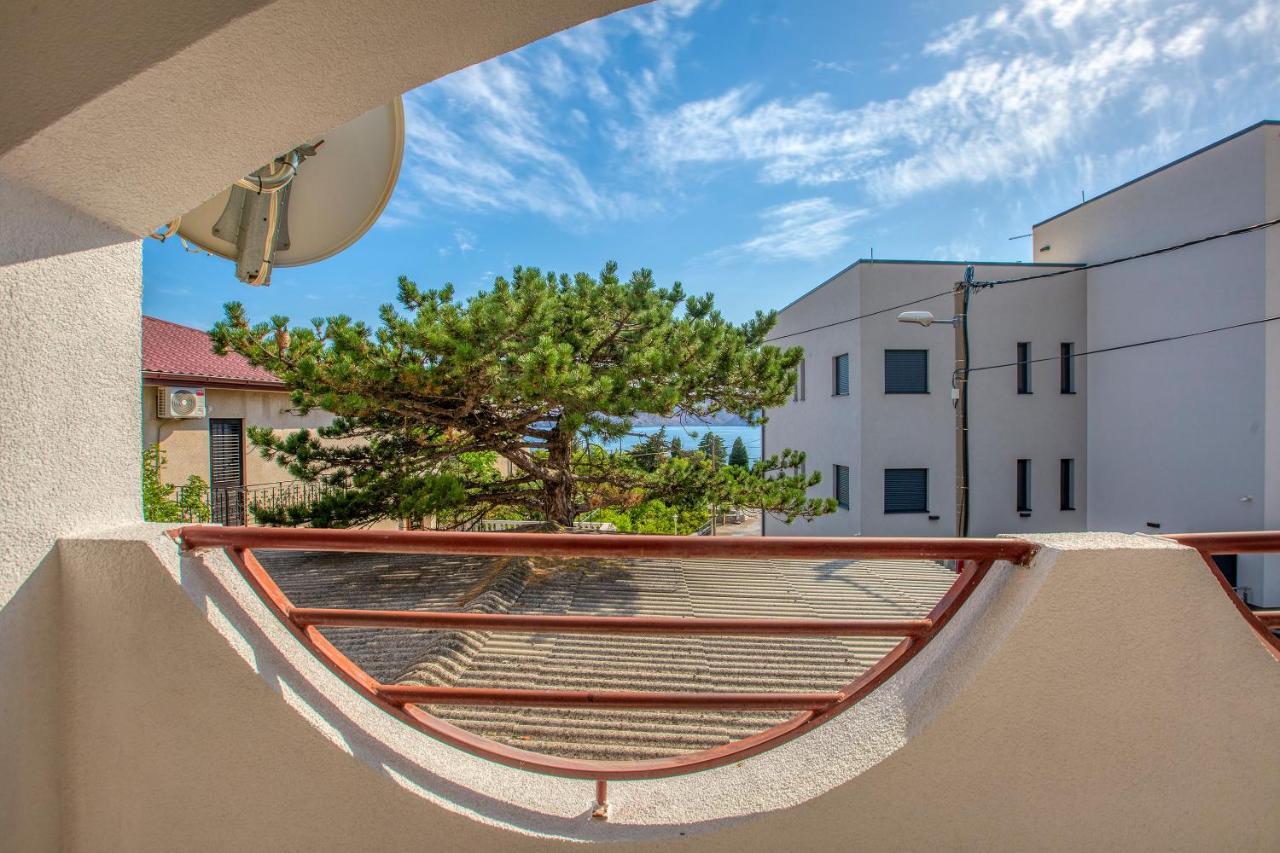 Apartmani Luky Karlobag Exterior photo