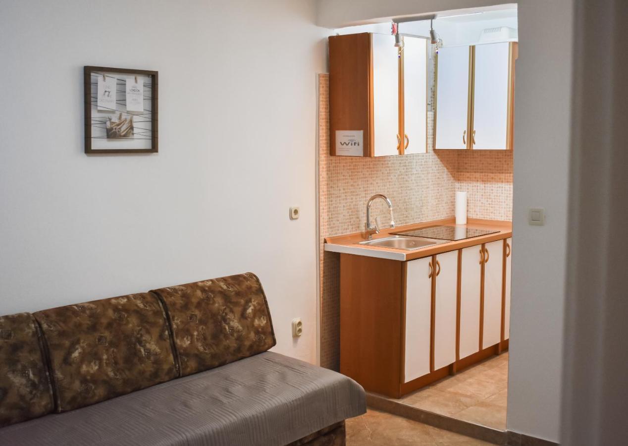 Apartmani Luky Karlobag Exterior photo