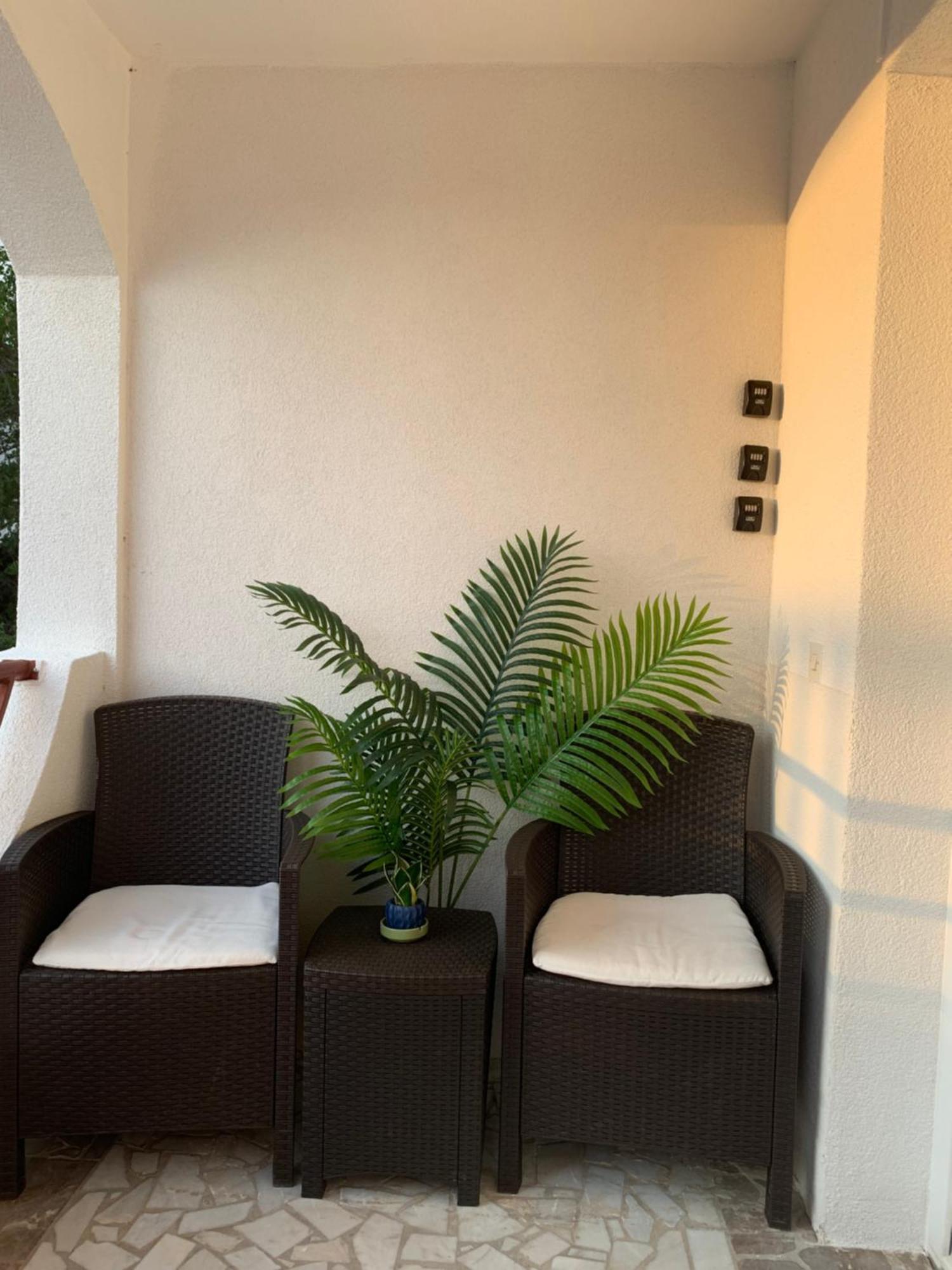 Apartmani Luky Karlobag Exterior photo